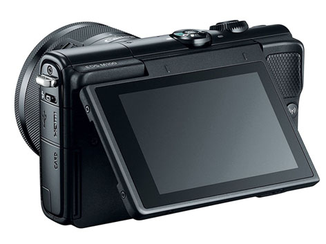 Canon EOS M100, LCD inclinabile anche per selfie Canon EOS M100, LCD tilt&shift, touch e ad alta risoluzione