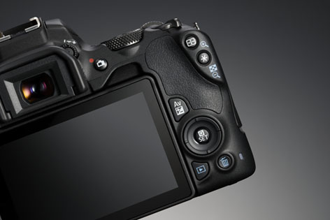 Canon EOS 200D, prima entry level con LCD orientabile