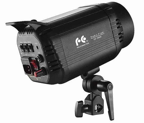 Flash 350W, potente e portatile da Condor Foto