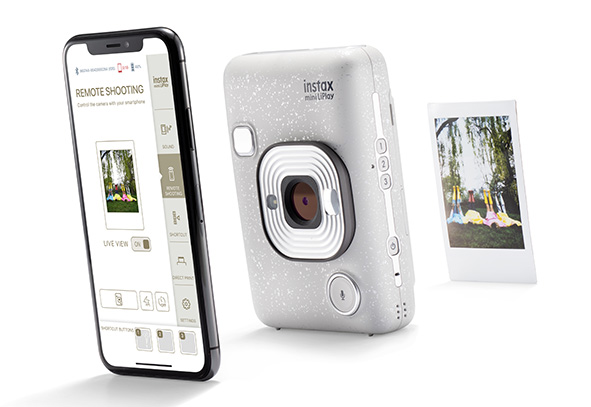 Fujifilm Instax Mini LiPlay, stampa e scatto da remoto.