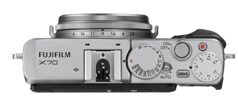Fujifilm X70, ottica fissa 18.5mm, top