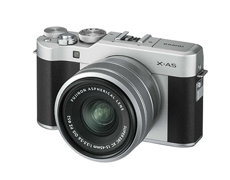 Fujifilm X-A5, piccola e leggera, ma dal grande cuore Fujifilm X-A5 con il nuovo zoom dedicato XC15-45mm, piccola mirrorless APS-C dalla grande risoluzione