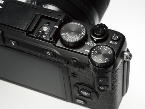 Fujifilm X-E2S, mirrorless APS-C con prestazioni ed ergonomia migliorate, top
