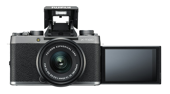 Fujifilm X-T100, mirino e LCD orientabile ad elevata risoluzione Fujifilm X-T100, mirino e LCD orientabile, flash e sensore da 24.2 Mega
