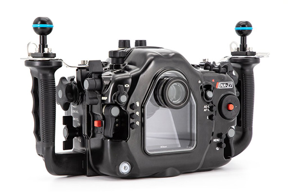 Nauticam NA-Z7, custodia sub per Nikon Z con comandi e levetta per un uso confortevole anche con ottiche F.