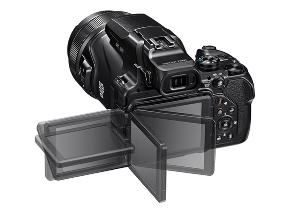 Nikon Coolpix P1000, mirino e LCD per ogni situazione di ripresa