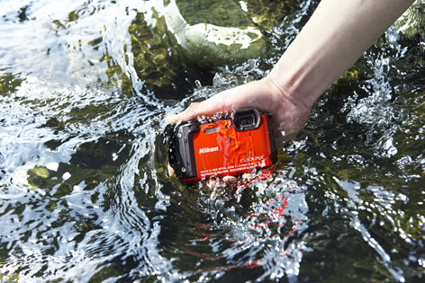Nikon Coolpix AW300, subacquea e a prova di tutto con video 4K