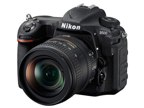 Nikon D500, reflex APS-C con tecnologia D5