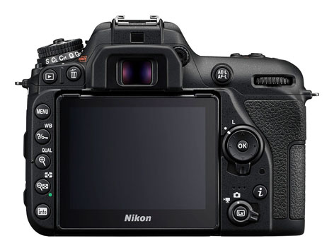 Nikon D7500, reflex DX con LCD inclinabile touch e mirino ottico