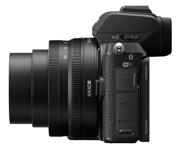 Nikon D50, terminali Nikon Z50 con presa microfono esterno, ma no cuffie.