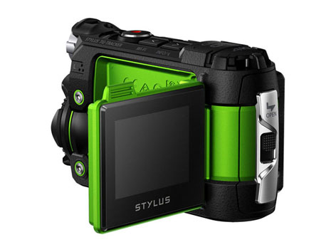 Olympus TG-Tracker, action cam con tecnologia Tough e OM-D, LCD orientabile