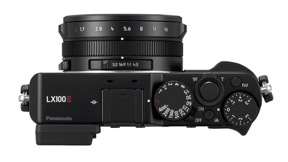 Panasonic Lumix LX100II, compatta di alto profilo per fotografi e appassionati esperti Panasonic Lumix LX100II, semplice uso ma con controlli anche manuali per esperti fotografi.