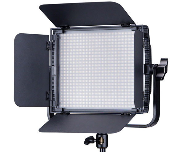 Phottix Kali600, potente pannello LED per la fotografia in studio e per riprese video