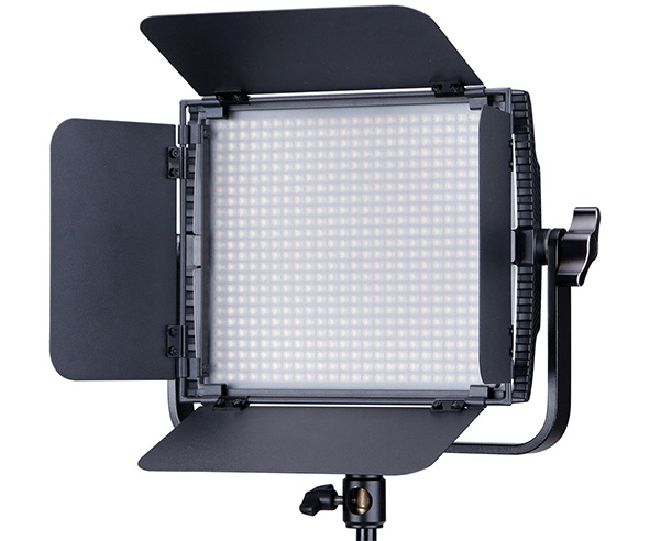 Phottix Kali600, l'illuminatore LED per studio e video Phottix Kali600, potente pannello LED per la fotografia in studio e per riprese video