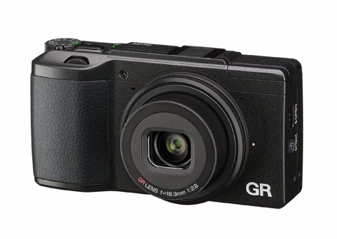 Ricoh GR II, compatta a ottica fissa con sensore APS-C e WiFi