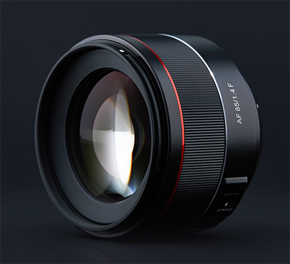 Samyang AF 85mm F1.4 F per Nikon F Samyang AF 85mm F1.4 F, medio tele luminoso per le reflex Nikon.