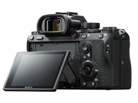 Sony A7R III, LCD inclinabile e mirino ad alta risoluzione