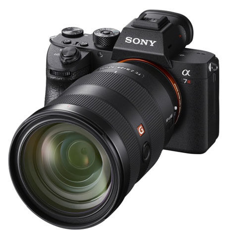 Sony A7R III, full frame con AF e burst efficienti e veloci Sony A7R III, mirrorless full frame con autofocus e scatto a raffica migliorato