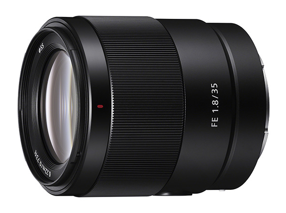 Sony FE 35mm F1.8, progettato come ottica facilmente trasportabile da abbinare alle mirrorless full frame.