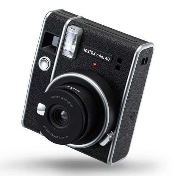 Fujifilm Instax mini 40 Fujifilm Instax mini 40, la fotocamera istantanea per immortalare gli incontri