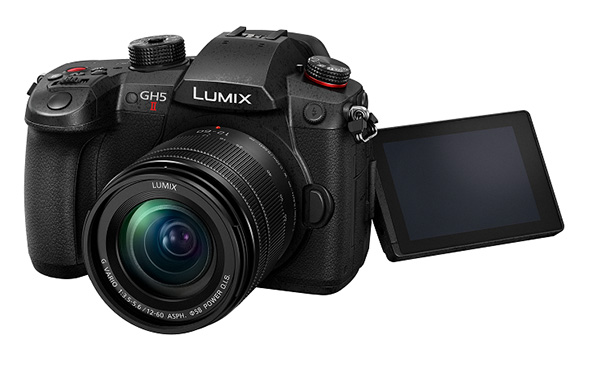 La nuova Panasonic Lumix GH5M2, fotovideo camera professionale