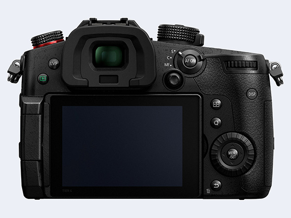 Panasonic Lumix GH5M2, vista da dietro con mirino e display orientabile